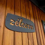 Zelcova Et Chalet