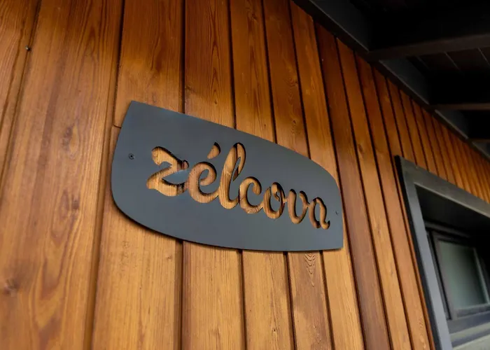 Zelcova Avec A Σαλέ