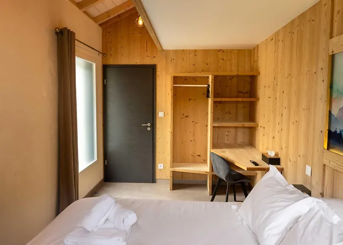 Σαλέ Zelcova Avec A *