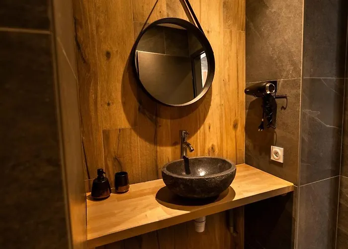 Zelcova Avec A Horská chata